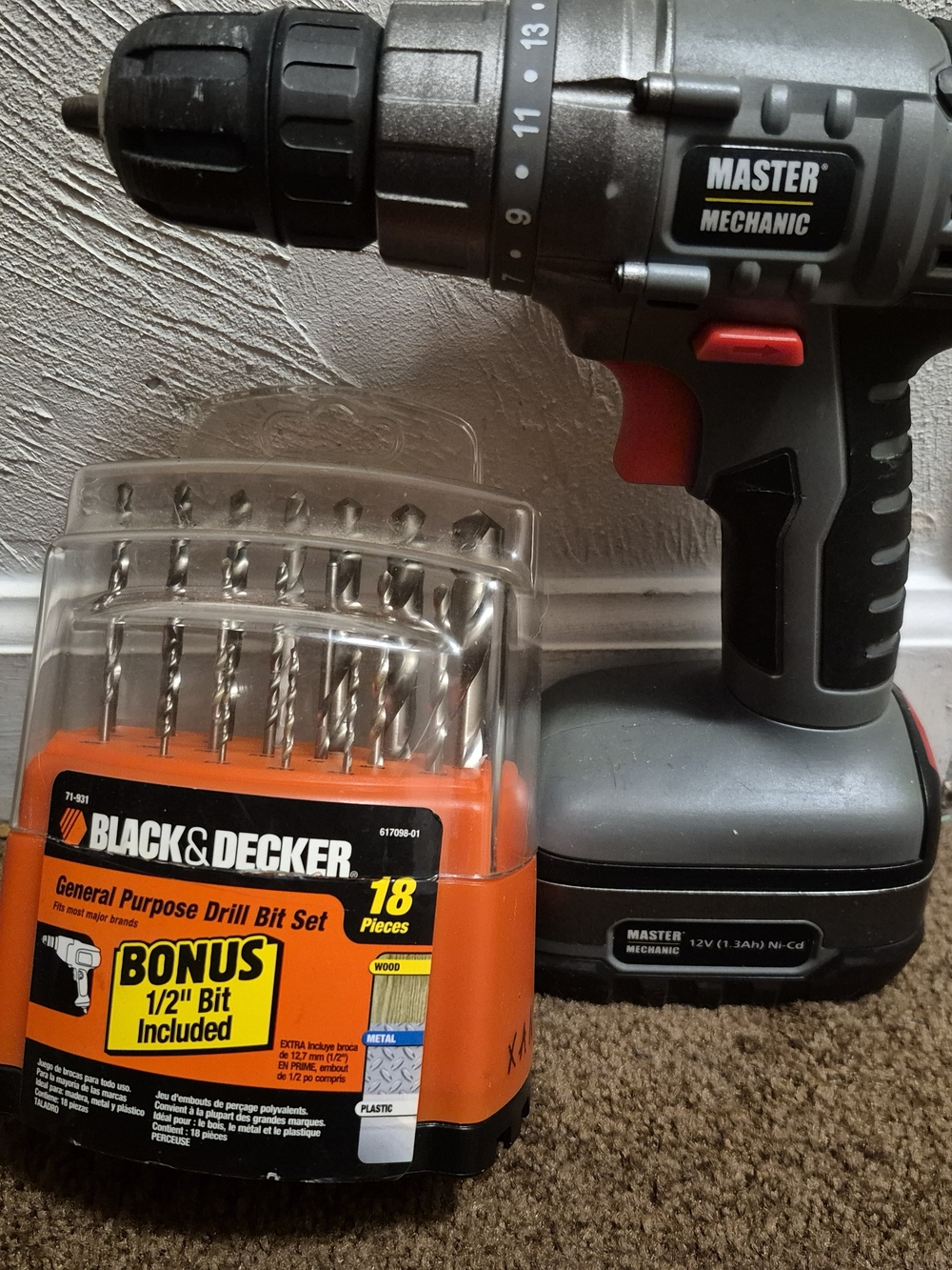 Black & Decker Orange and Black General Purpose Drill Bit Set with 18 Pieces